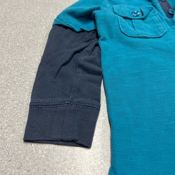 Old navy 4T long sleeve top - Picture 2 of 5